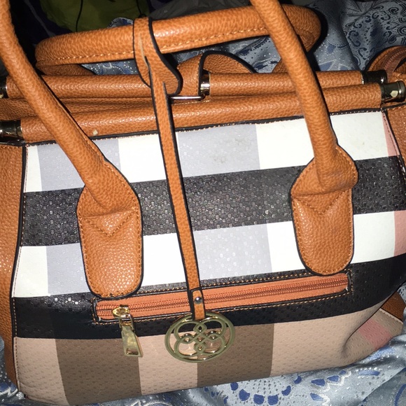 Purse - Picture 1 of 1